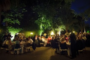 Banquete de noche en el Jardín de Verano